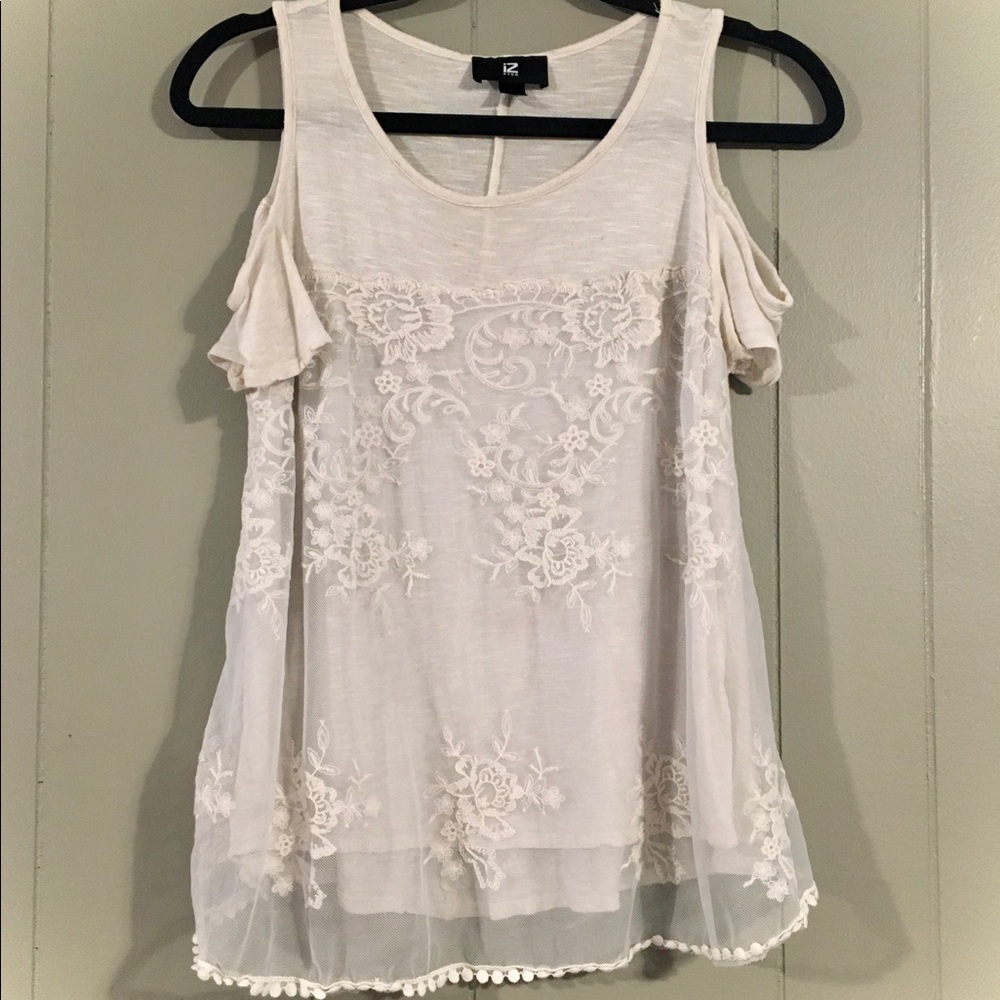 Off-The-Shoulder Lace Shirt